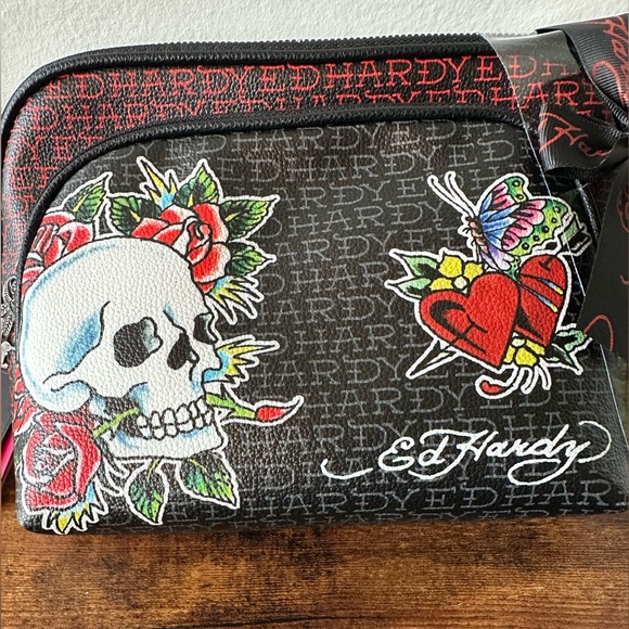 Ed Hardy Black and Red 2-piece Cosmetic Bag with Skull and Heart Design NWT - Picture 3 of 5